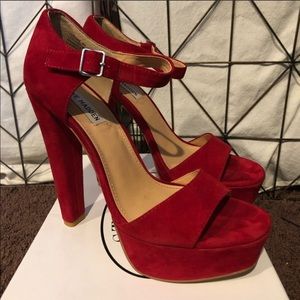 STEVE MADDEN PLATFORM PUMPS